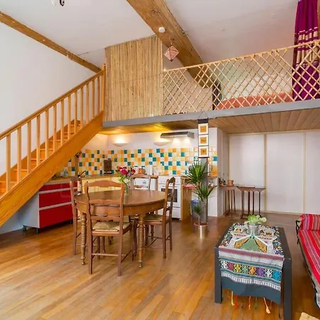 Apartment Beau Canut A Cote Du Gros Cailloux Lyon